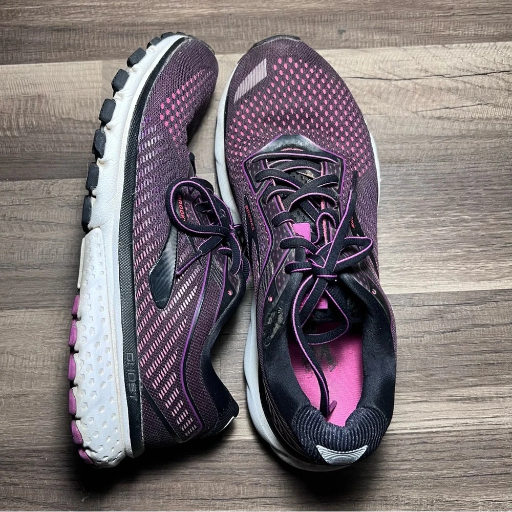 Brooks Ghost 12 Womens Size 10.5 Purple Black Running Shoes Sneakers 1203051B063 - Picture 1 of 6